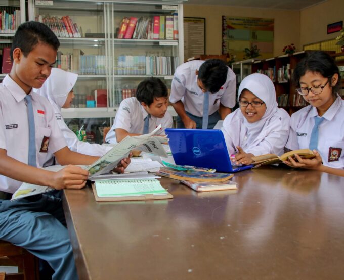 Mengasah Bakat Seni Siswa SMAN 2 Monta melalui Ekstrakurikuler Kesenian di Sekolah Mengasah Bakat Seni Siswa SMAN 2 Monta melalui Ekstrakurikuler Kesenian di Sekolah
